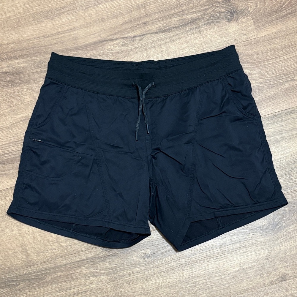 The North Face Women's Black Shorts Size XL Elastic Waist with pockets
